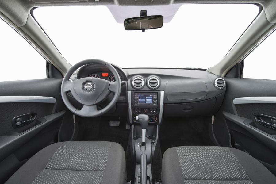  Nissan Almera 2012 года  (фото 17 из 31)